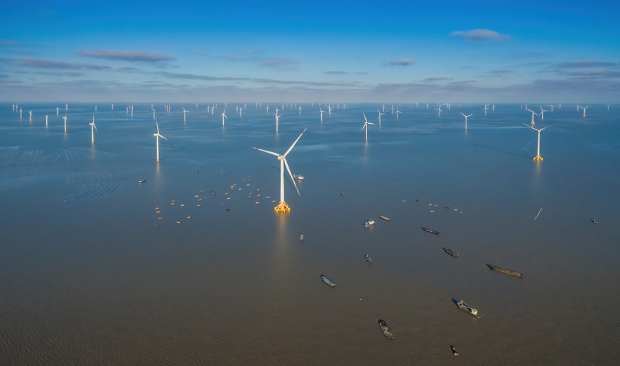 南通如東縣一處海上風(fēng)電場。吳垠峰攝